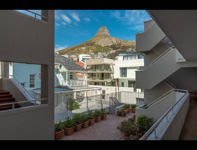 2 BEDROOM APARTMENT FOR SALE IN BANTRY BAY